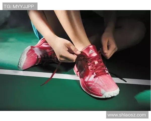 足球明星时尚穿搭全景展示让你领略球场外的风采与魅力